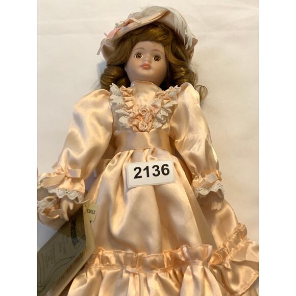 Seymour Mann Connoisseur Doll Collection Vintage Doll Nichole & Stand Porcelain - Picture 14 of 14